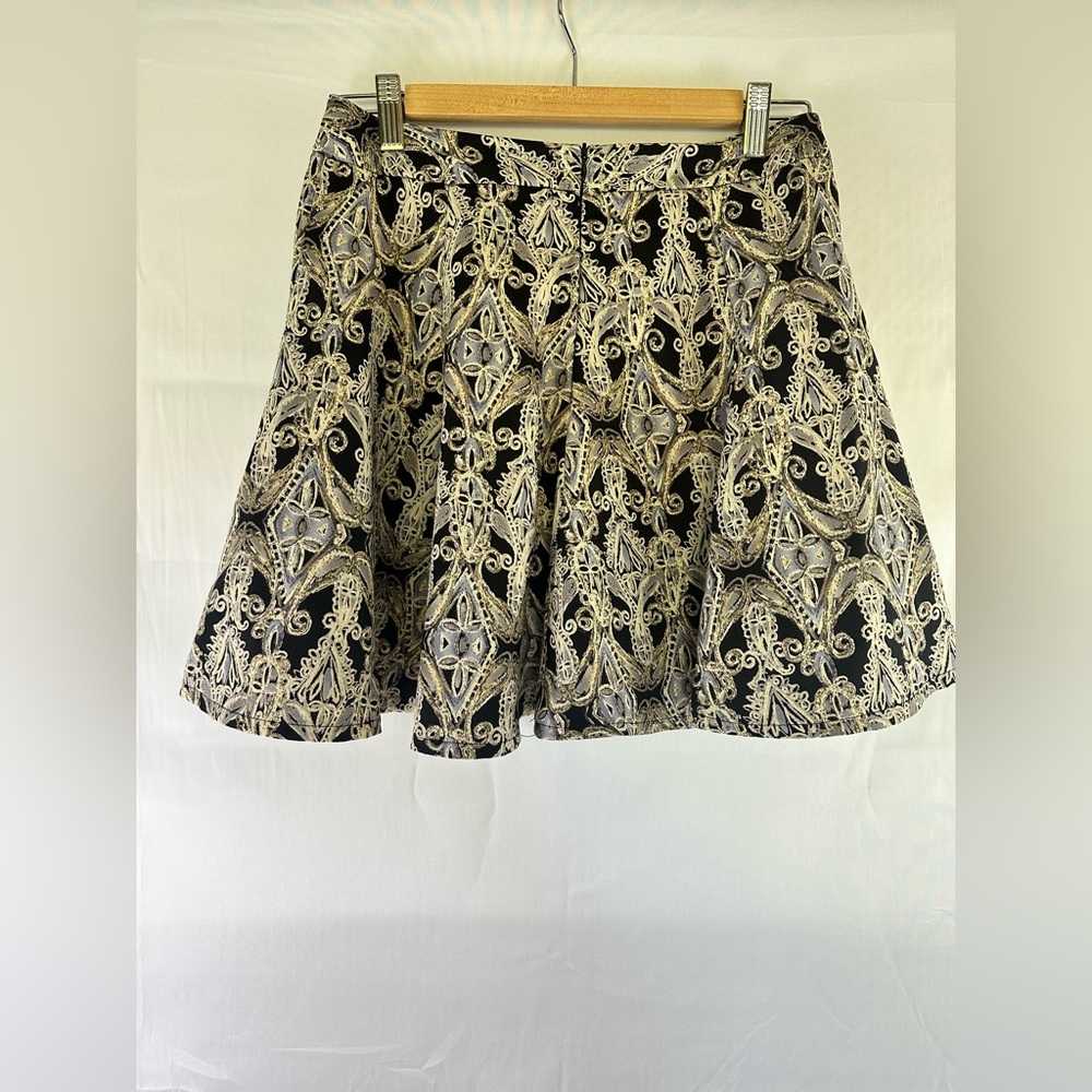 ✨ Flirty Short Circle Skirt - Deconstructed Paisley Print ✨ - Picture 5 of 11